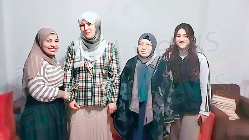 محررة الوفد مع عائلة حسام الزعانين