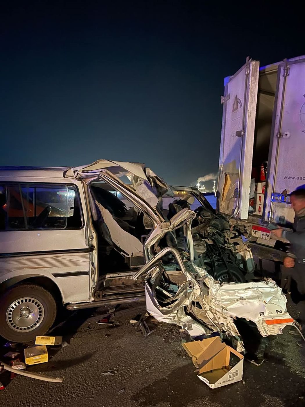 صور حادث موظفي جامعة الجلالة 