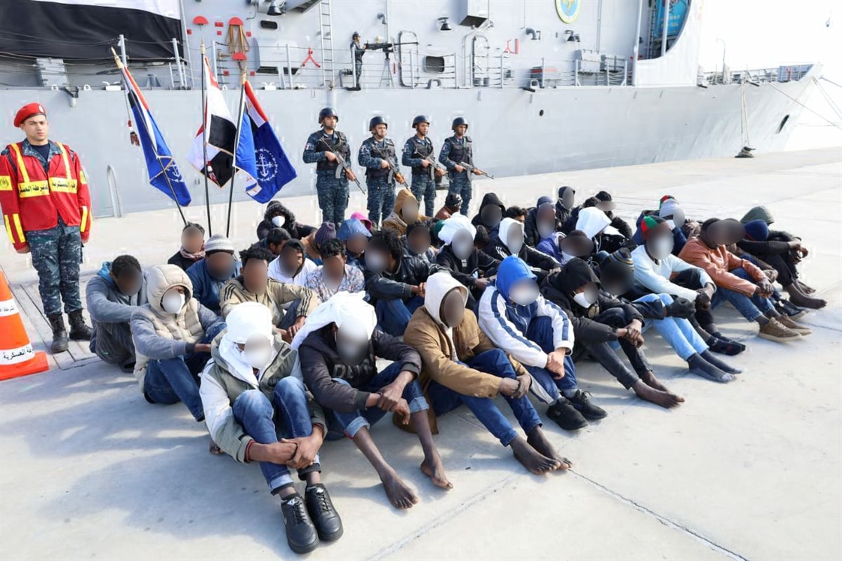 إنقاذ مركب هجرة غير شرعية