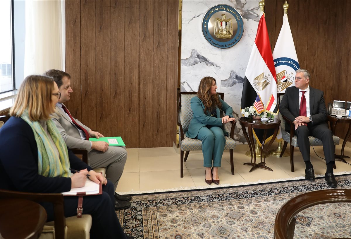 وزير البترول والثروة المعدنية خلال لقائه سفيرة الولايات المتحدة الأمريكية فى مصر