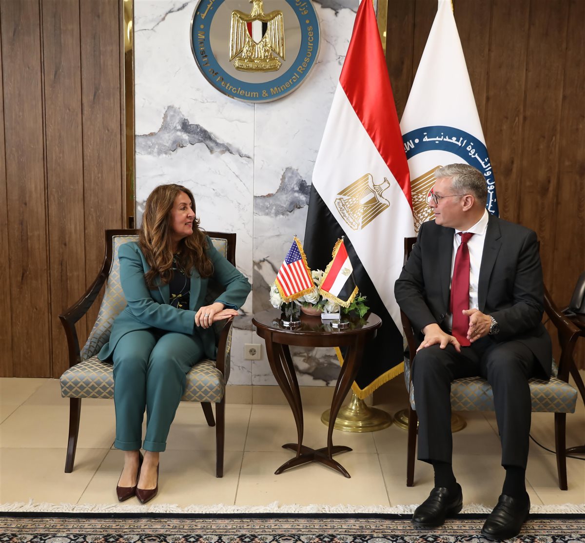 وزير البترول والثروة المعدنية خلال لقائه سفيرة الولايات المتحدة الأمريكية فى مصر