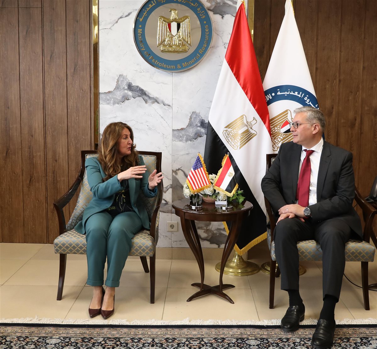 وزير البترول والثروة المعدنية خلال لقائه سفيرة الولايات المتحدة الأمريكية فى مصر