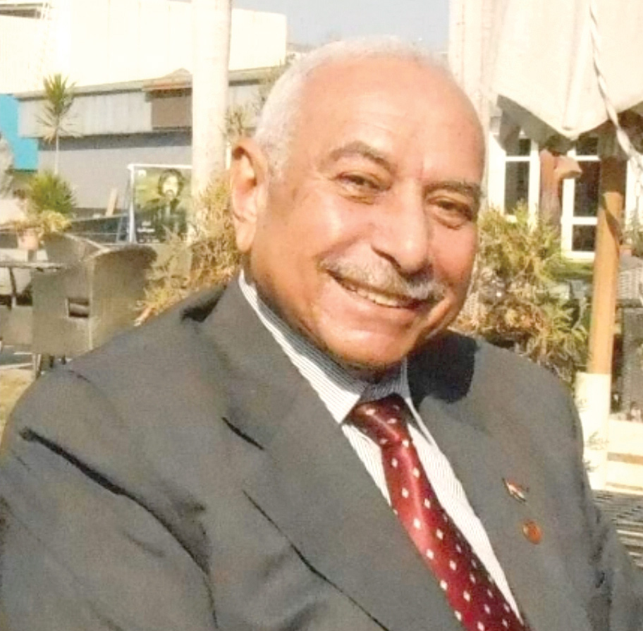 العميد محمد عبدالقادر أحد أبطال المدفعية 