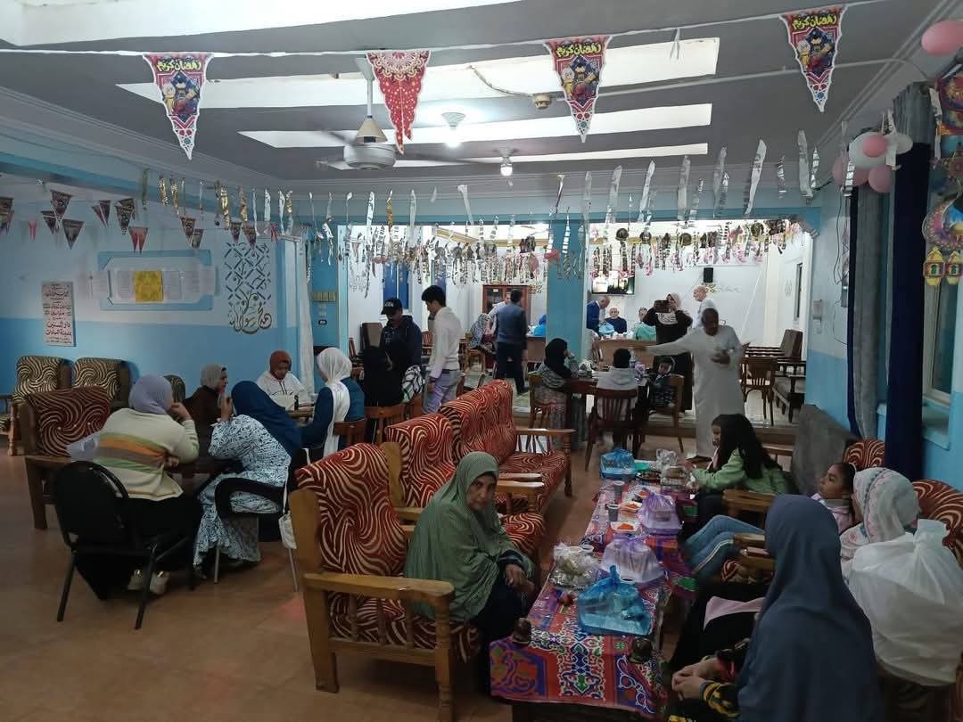 جانب من الإفطار الجماعي لنزلاء دار المسنين