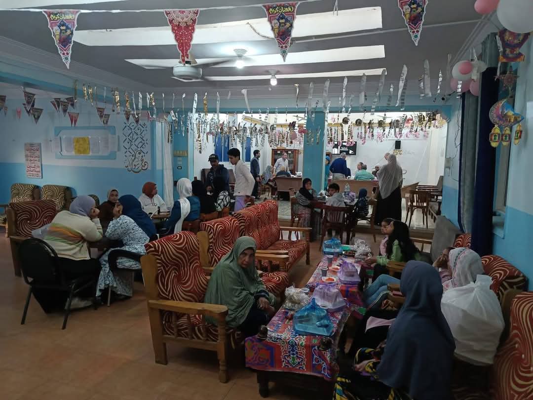 جانب من الإفطار الجماعي لنزلاء دار المسنين