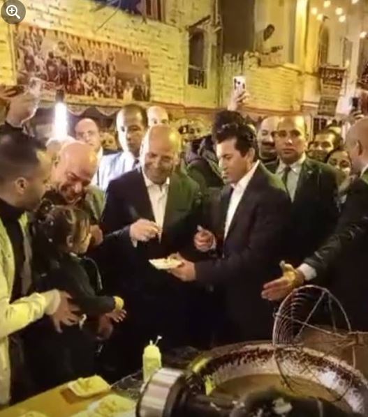 محافظ القاهرة ووزير الشباب 