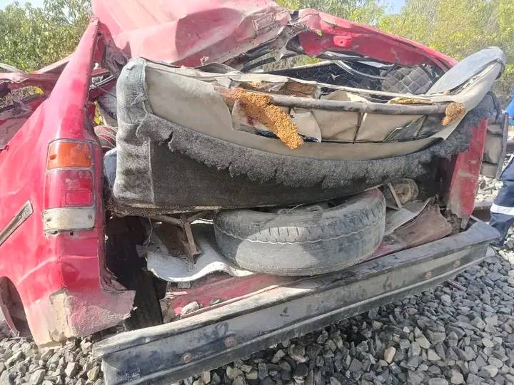 صور حادث قطار وميكروباص الإسماعيلية