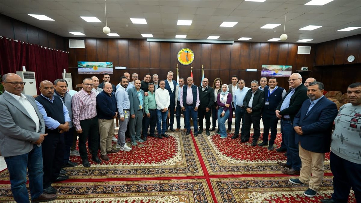 جانب من زيارة وزير البترول لشركتى جابكو والعامة للبترول بمنطقة خليج السويس