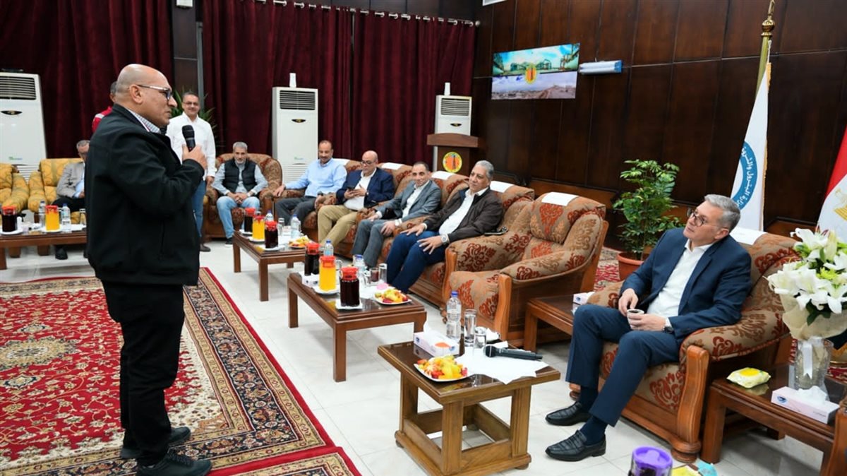 جانب من زيارة وزير البترول لشركتى جابكو والعامة للبترول بمنطقة خليج السويس