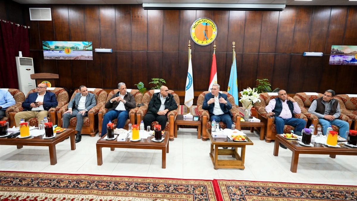 جانب من زيارة وزير البترول لشركتى جابكو والعامة للبترول بمنطقة خليج السويس