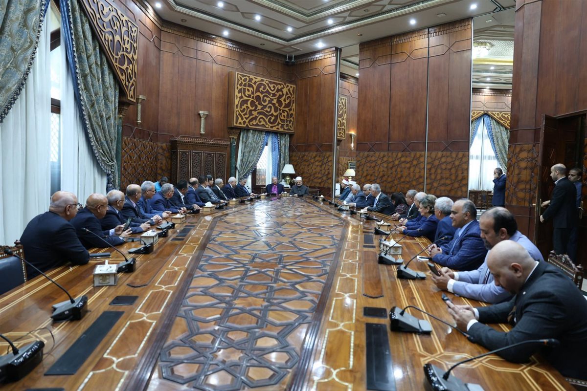 شيخ الأزهر يستقبل رئيس الطائفة الإنجيليَّة والوفد المرافق له للتَّهنئة بعيد الفطر