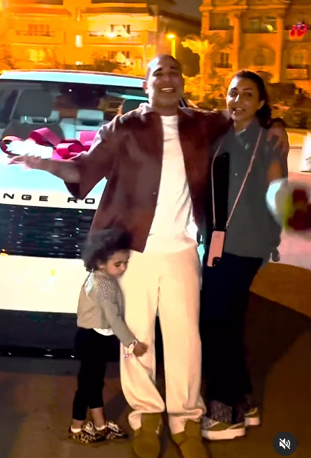 أحمد سعد وعلياء بسيوني وابنتهما