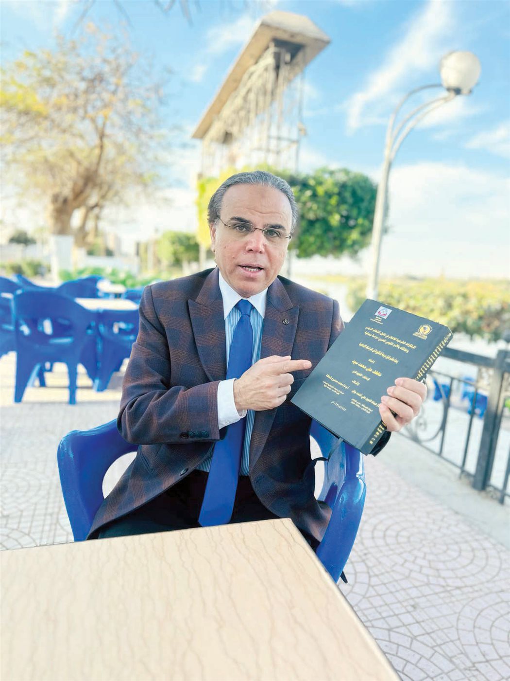 الدكتور عاطف على المليحى