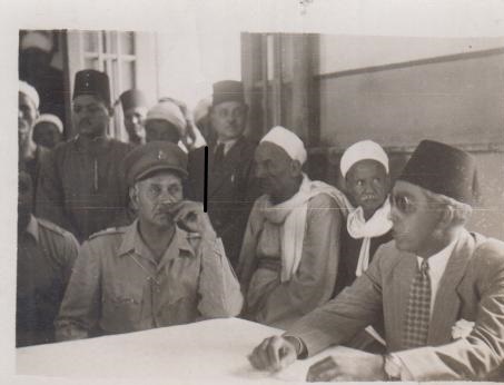 محافظ قنا مرتضى المراغى فى فاوقبلى 1947
