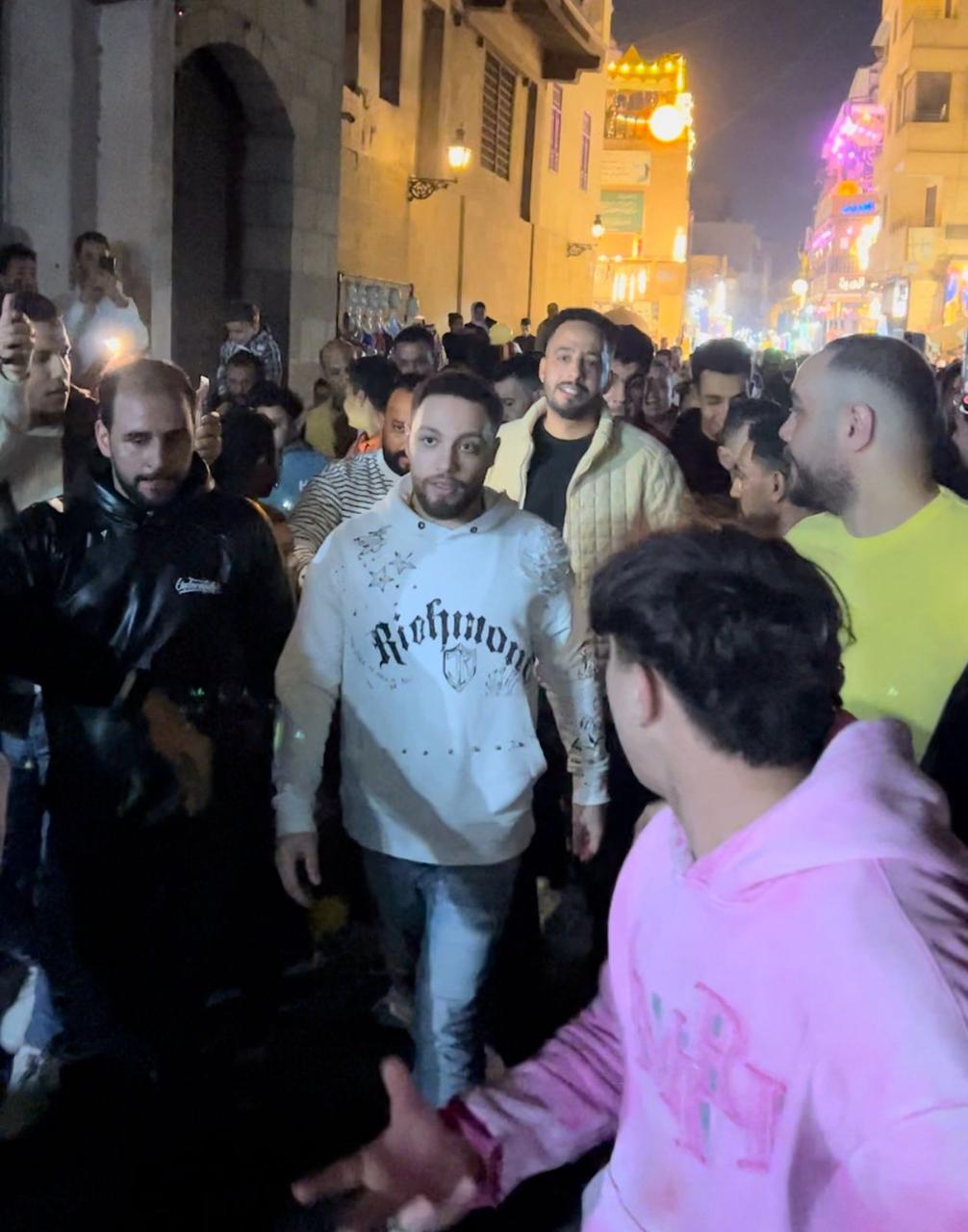 عصام السقا في شارع المعز