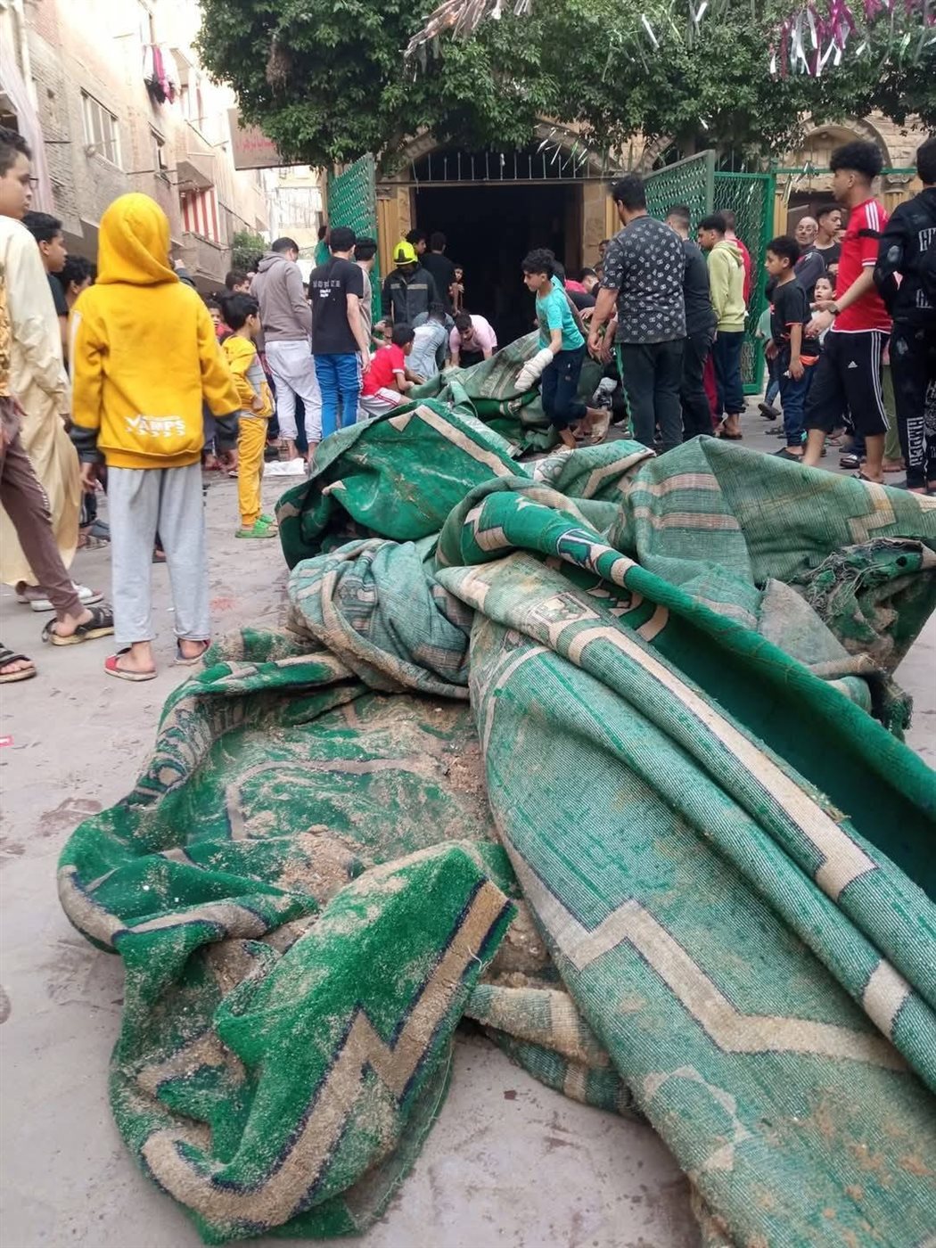 نشوب حريق داخل مسجد بمنطقة عين شمس والحماية المدنية تسيطر