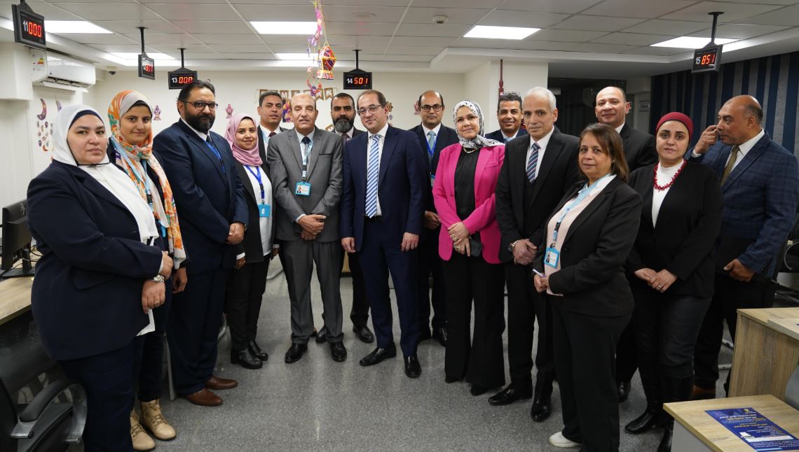 وزير المالية خلال سلسلة جولاته الميدانية بمأموريات الضرائب