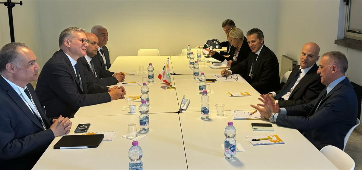 جانب من لقاء وزير البترول والرئيس التنفيذي لشركة إيني الإيطالية&nbsp;