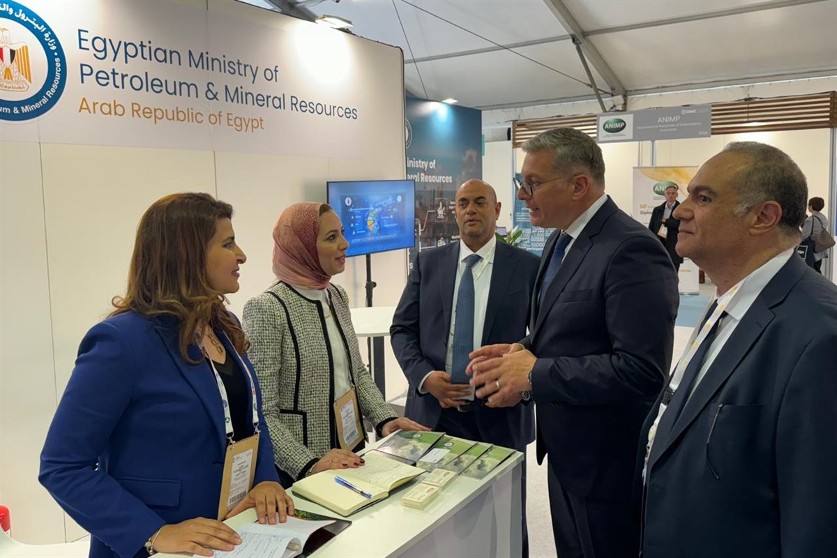 وزير البترول والثروة المعدنية يتفقد جناح قطاع البترول التابع لمؤتمر &nbsp;OMC Med Energy 2025