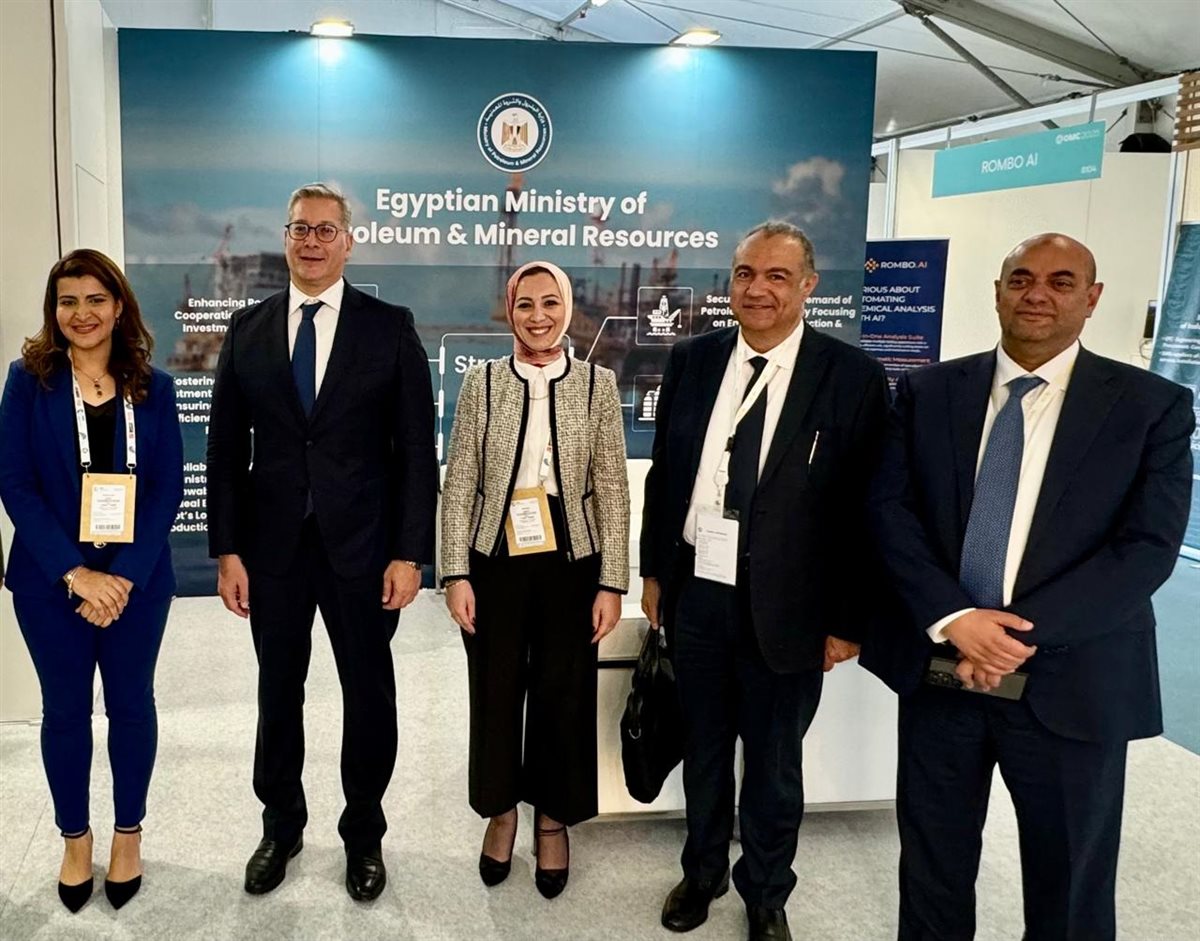 وزير البترول والثروة المعدنية يتفقد جناح قطاع البترول التابع لمؤتمر &nbsp;OMC Med Energy 2025