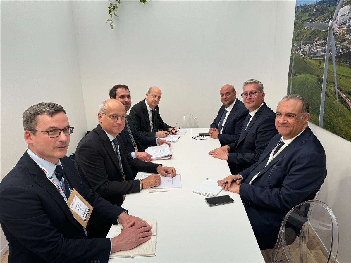 جانب من لقاء وزير البترول والثروة المعدنية ووفد شركة توتال انيرجيز