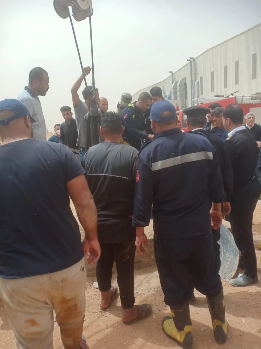 ماتوا في الشرقية وادفنوا بسوهاج.. تشييع جثامين 3 أشقاء ضحايا الصرف الصحي