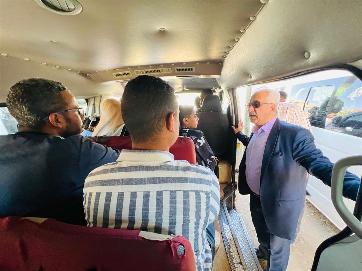 السكرتير العام يتابع 