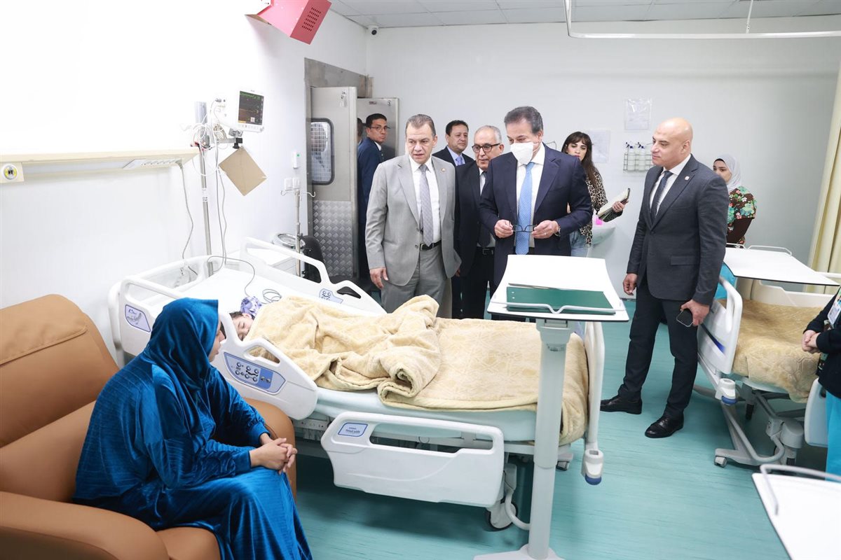 الدكتور خالد عبدالغفار وزير الصحة والسكان
