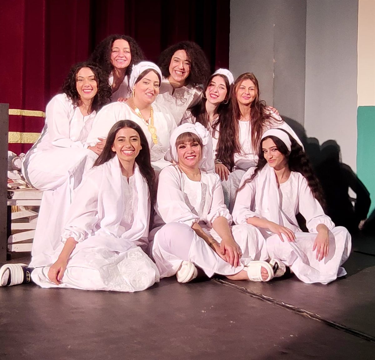 مسرحية سجن النسا