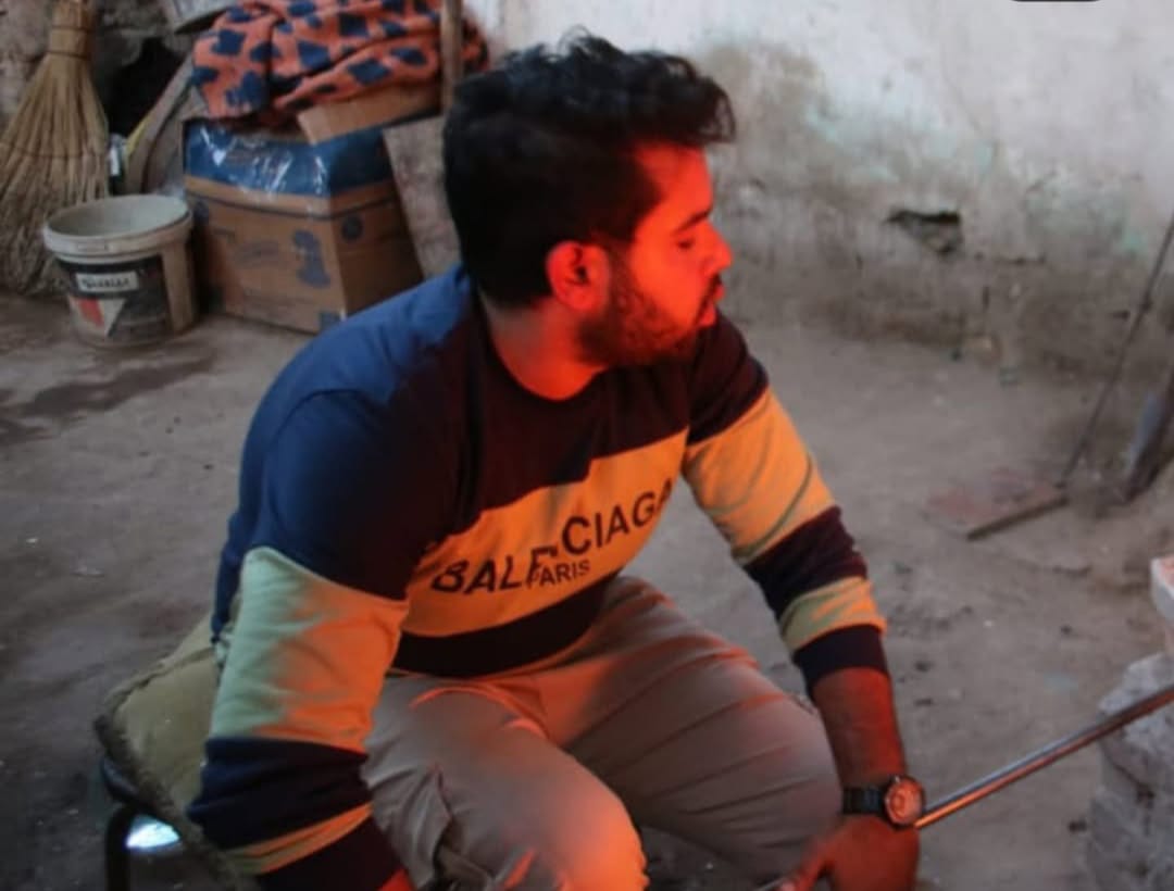 الزجاج اليدوي 