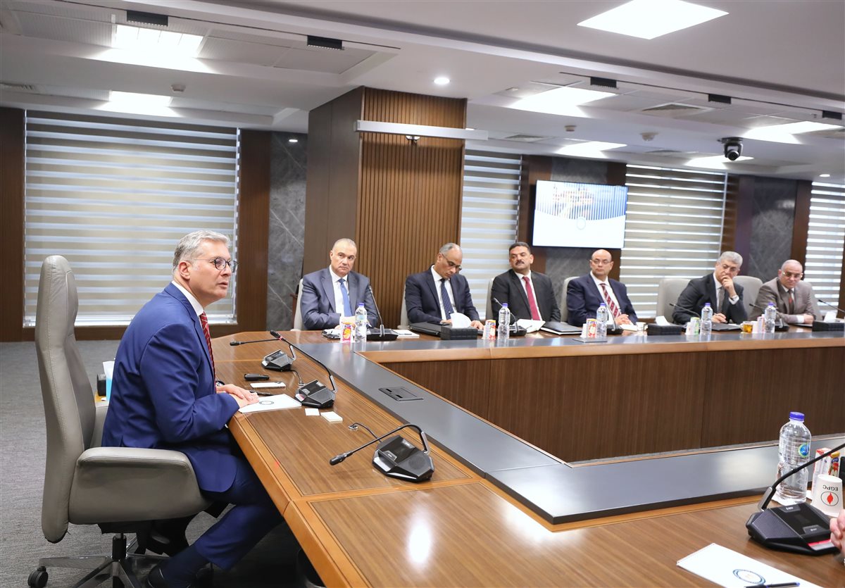 جانب من لقاء وزير البترول والثروة المعدنية ووفد شركة Sun Africa الأمريكية