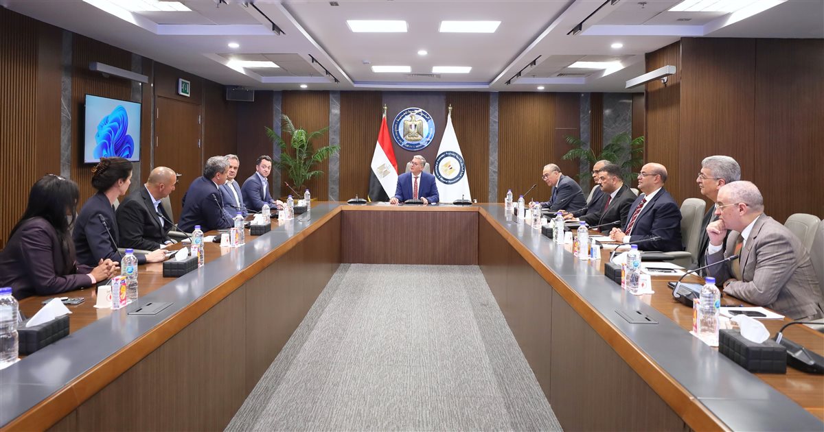 جانب من لقاء وزير البترول والثروة المعدنية ووفد شركة Sun Africa الأمريكية