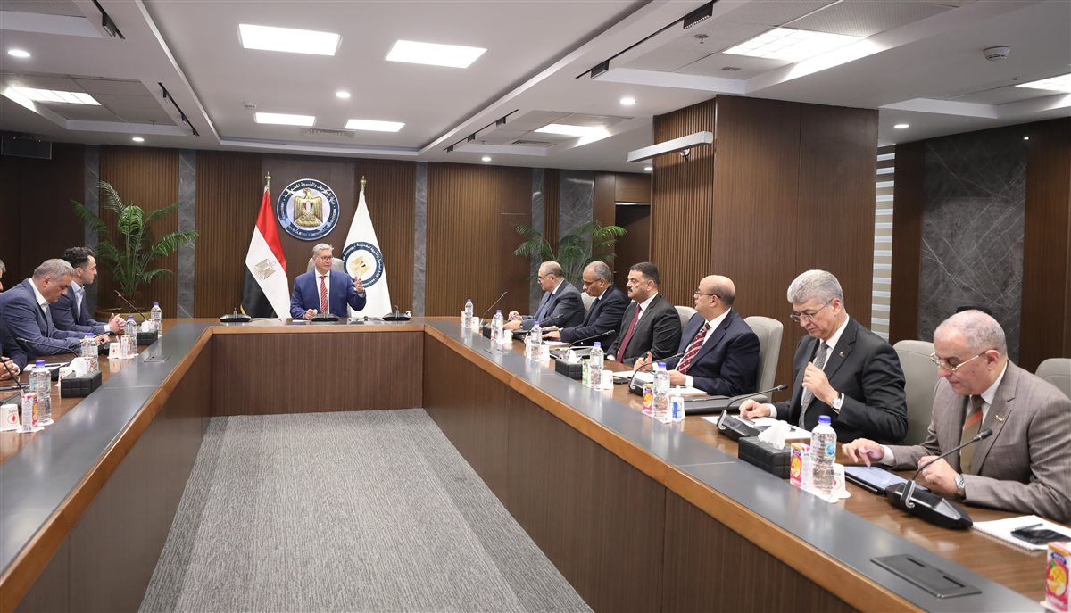 جانب من لقاء وزير البترول والثروة المعدنية ووفد شركة Sun Africa الأمريكية