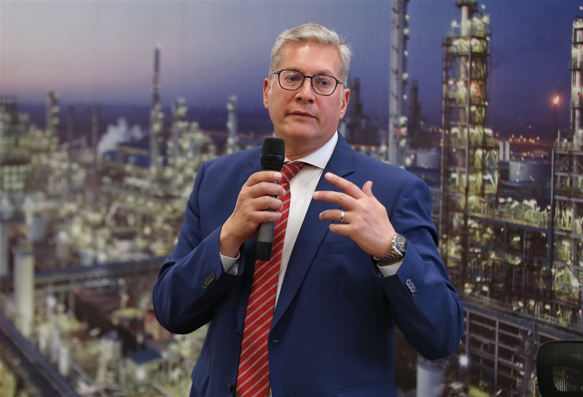 جانب من لقاء وزير البترول والثروة المعدنية مع ممثلي الشركات الأجنبية العاملة في مصر