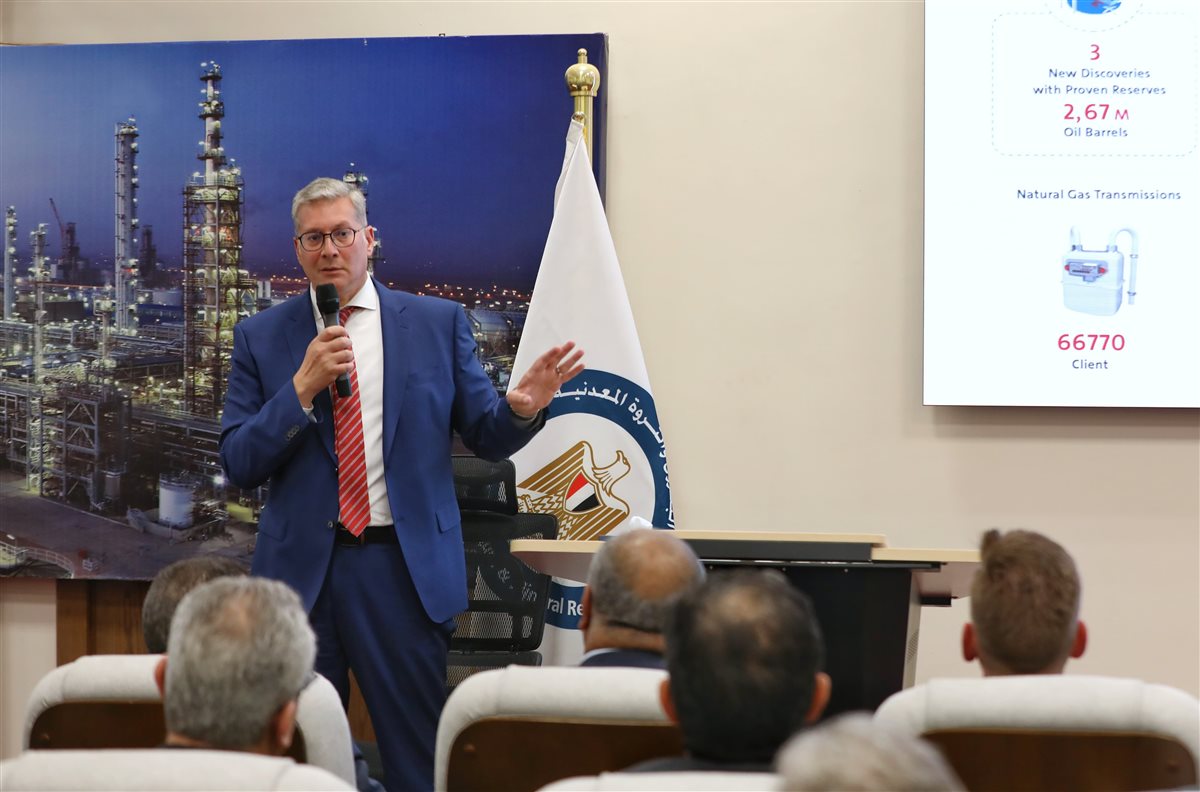 جانب من لقاء وزير البترول والثروة المعدنية مع ممثلي الشركات الأجنبية العاملة في مصر