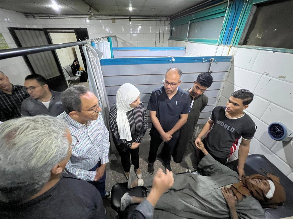 زيارة المحافظ للمستشفي 