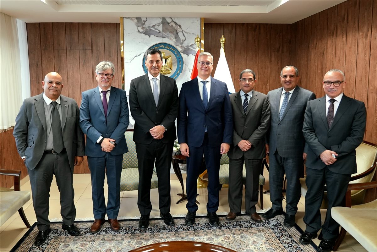 جانب من لقاء وزير البترول والثروة المعدنية و رئيس شركة انرجين اليونانية