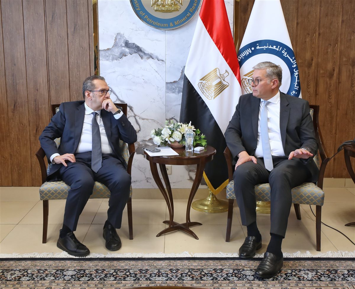 جانب من لقاء وزير البترول والثروة المعدنية و الرئيس التنفيذي لشركة 