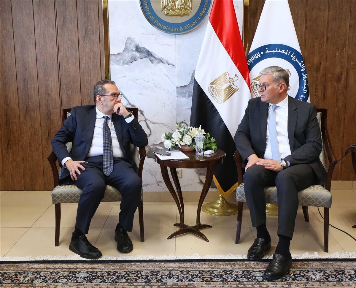 جانب من لقاء وزير البترول والثروة المعدنية و الرئيس التنفيذي لشركة 