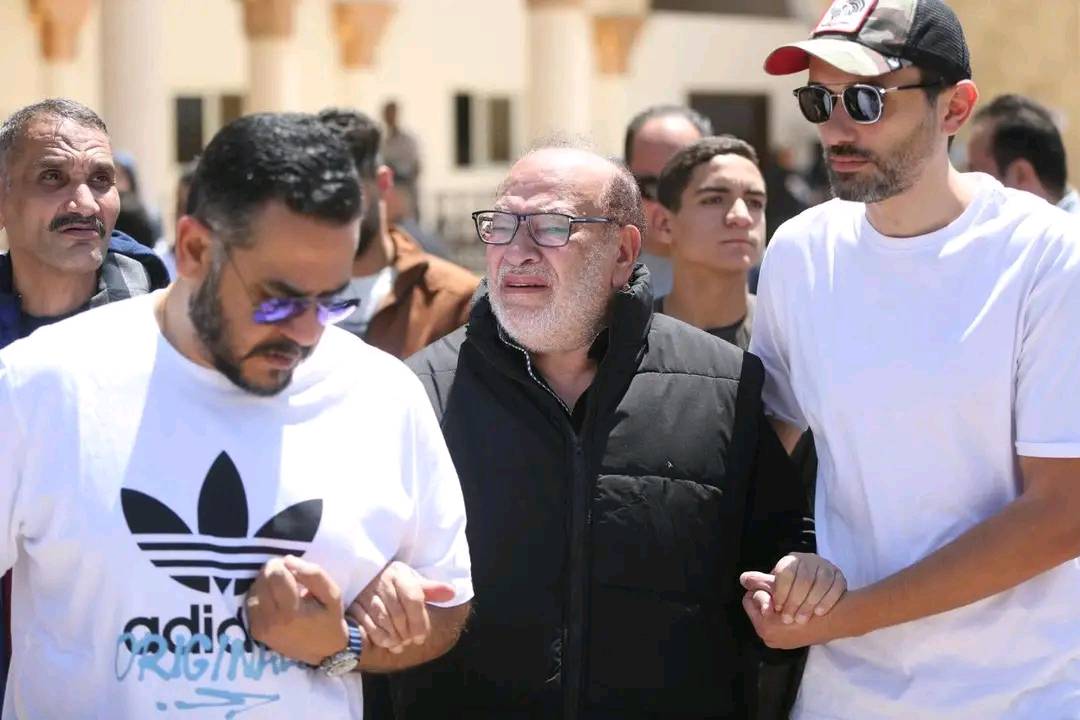 صلاح عبد الله من جنازة سليمان عيد