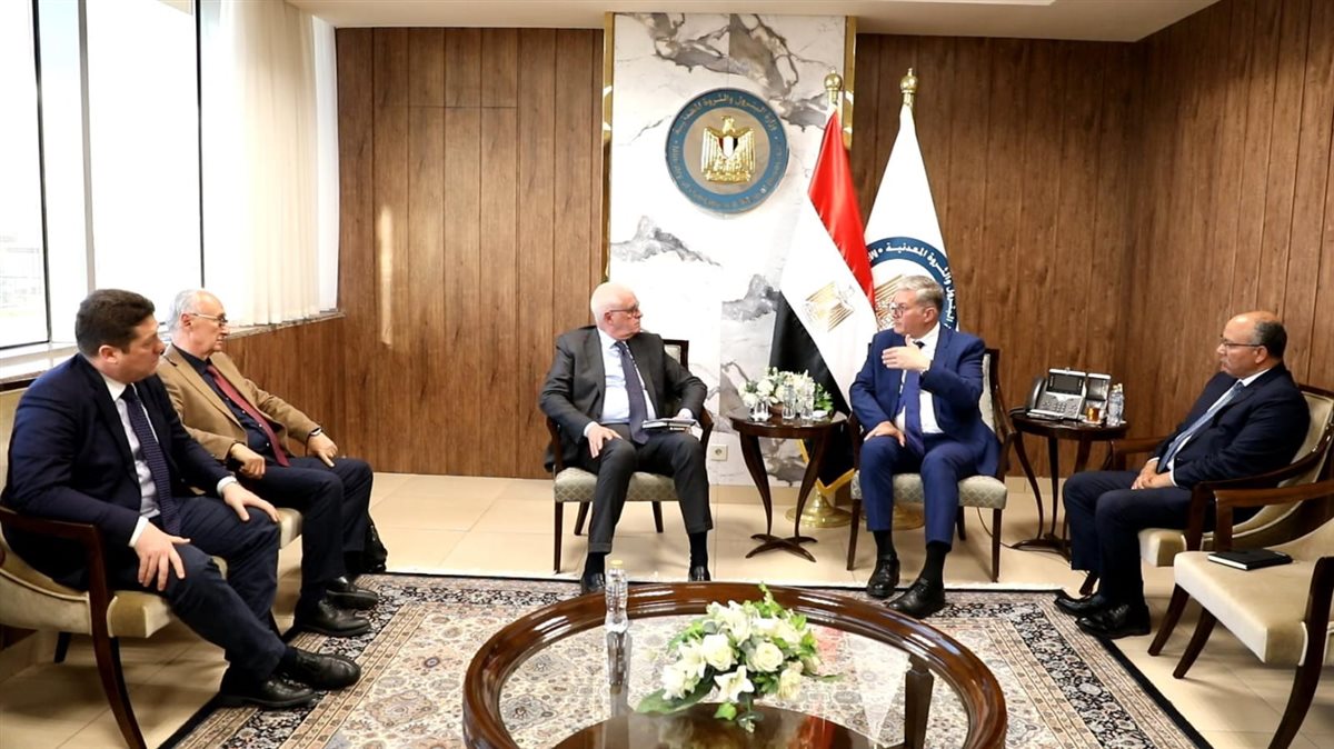 جانب من لقاء وزير البترول والثروة المعدنية وماركو فيلا رئيس شركة تكنيب إنرجيز الإيطالية والوفد المرافق له