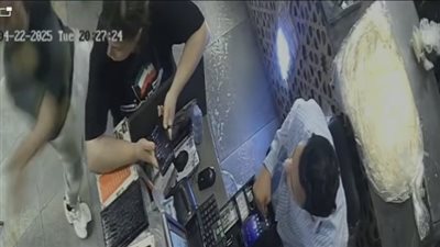 لحظة صفع فتاة داخل مطعم بمدينة نصر 