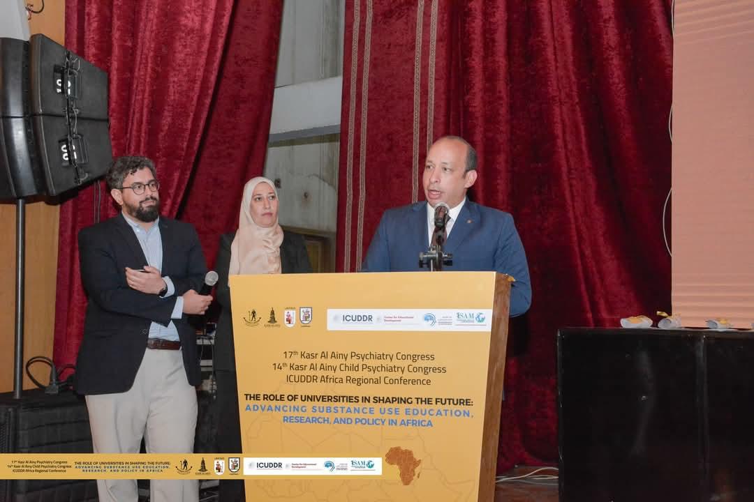 د. حسام صلاح عميد كلية طب قصر العيني 