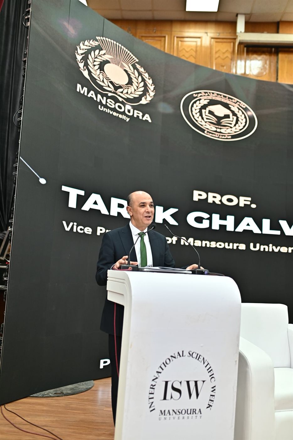 الدكتور طارق غلوش يلقي كلمته