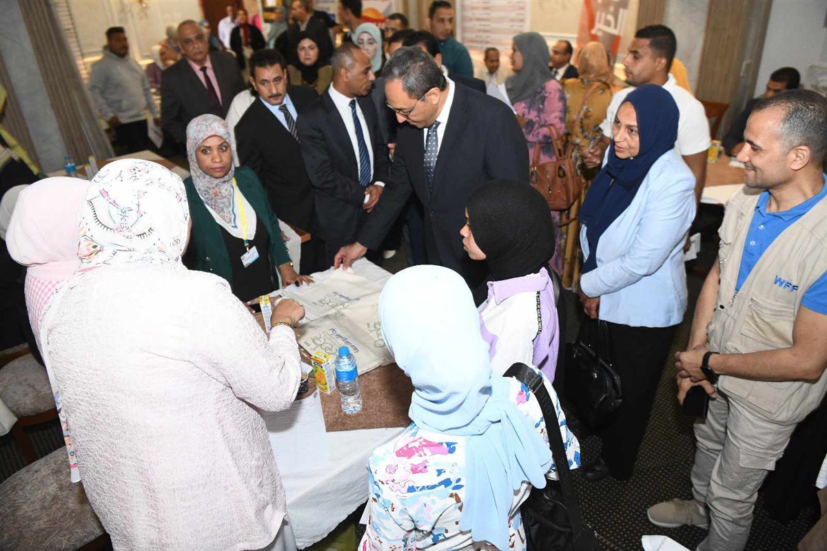 المحافظ فى ملتقي التوظيف 