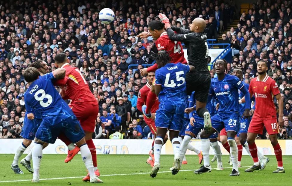 ليفربول يسقط بثلاثية أمام تشيلسي 