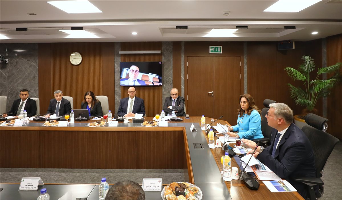 جانب من لقاء وزير البترول مع وزراء الصناعة والاستثمار والتنمية المحلية