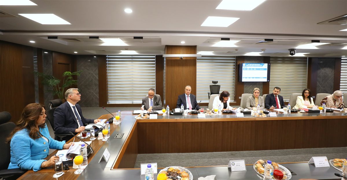 جانب من لقاء وزير البترول مع وزراء الصناعة والاستثمار والتنمية المحلية