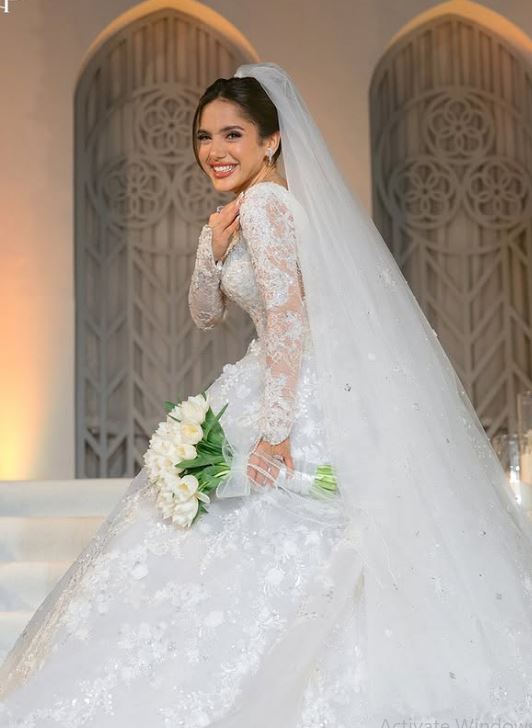 فستان زفاف رنا رئيس 
