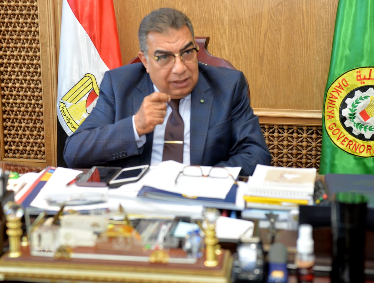 المحافظ طالب المواطنين بالايجابية